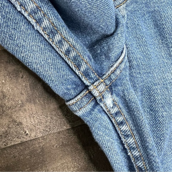 Re/Done Originals High Rise Ankle Crop Jeans in Dusty Blue - Picture 11 of 12